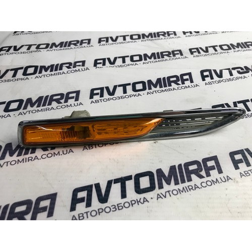 Повторитель поворота правый Ford Mondeo 2007-2014 7S7113K354AD